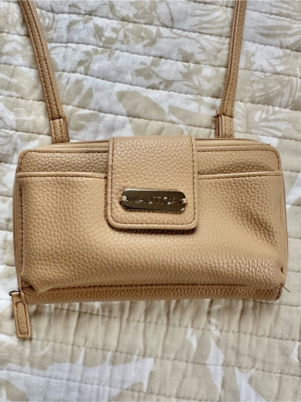 Nautica Pebbled Crossbody Wallet in Beige Tan NWOT